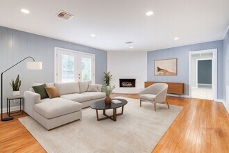 10062 Haddington Dr in Houston, TX - Building Photo - Building Photo