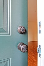 13652 Endeavour Dr in Herndon, VA - Foto de edificio - Building Photo