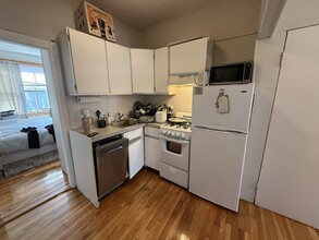 43 Grove St in Boston, MA - Building Photo - Building Photo