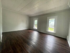 317 W High St in Jackson, MI - Building Photo - Building Photo