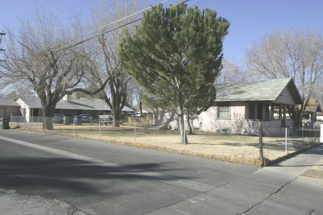 656 Newgrove St in Lancaster, CA - Building Photo