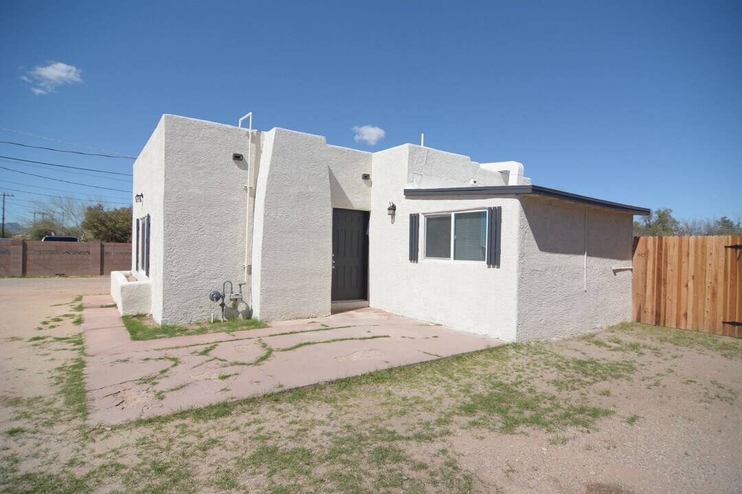835 E Graybill Dr in Tucson, AZ - Building Photo
