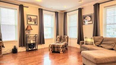 76 Caroline St in Saratoga Springs, NY - Building Photo - Building Photo