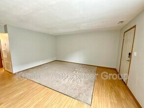 1804 Jamestown Rd in Belleville, IL - Building Photo - Building Photo