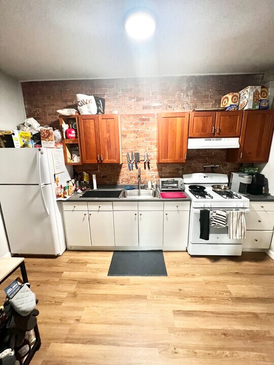 14 Flint St, Unit 2 in Somerville, MA - Building Photo