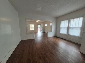 1967 Rugby Rd in Dayton, OH - Building Photo - Building Photo