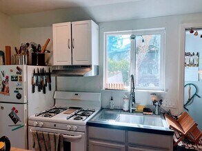 2634 12th Ave, Unit Main in Oakland, CA - Building Photo - Building Photo