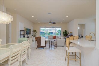 6895 Del Mar Terrace in Naples, FL - Foto de edificio - Building Photo