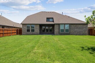 1216 Blanco Trl, Unit 2-4 in Mansfield, TX - Foto de edificio - Building Photo