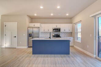 2512 Otter Creek Trail in Altoona, WI - Building Photo - Building Photo