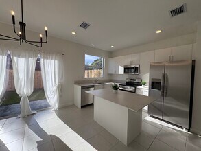 27700 SW 156th Ct in Homestead, FL - Building Photo - Building Photo