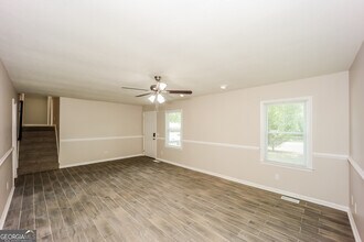 185 Hyde Cir in Newnan, GA - Building Photo - Building Photo