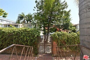7929 Blackburn Ave in Los Angeles, CA - Building Photo