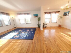 1093 Shippan Ave in Stamford, CT - Building Photo - Building Photo