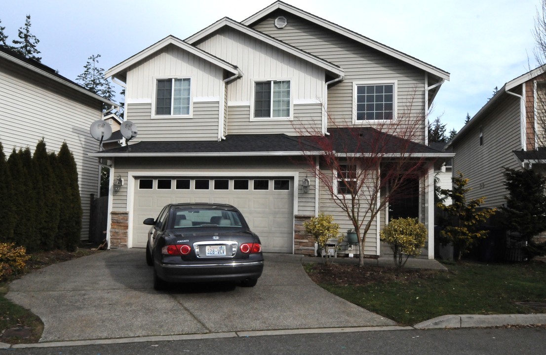 13529 000025th Ave W in Lynnwood, WA - Building Photo