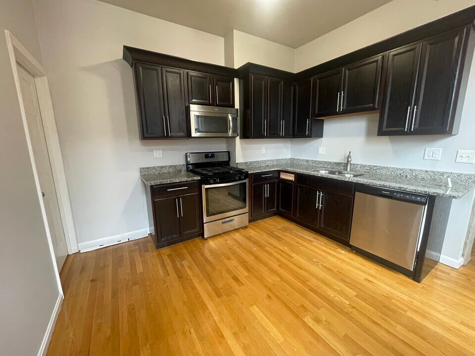 18 Perrin St, Unit 1 in Boston, MA - Building Photo