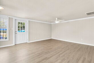 4440 Spruill Ave in North Charleston, SC - Building Photo - Building Photo