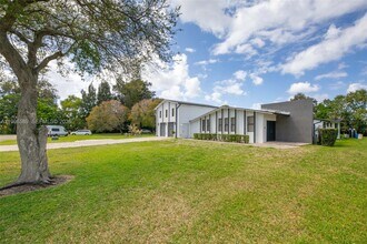 17101 SW 48th St in Southwest Ranches, FL - Building Photo - Building Photo