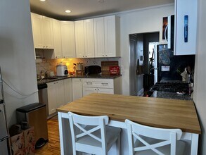 280 Corey Rd, Unit 4 in Boston, MA - Foto de edificio - Building Photo