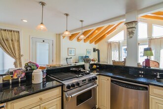 313 High St in Newburyport, MA - Building Photo - Building Photo