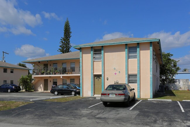 3085 NE 13th Ave in Fort Lauderdale, FL - Foto de edificio - Building Photo