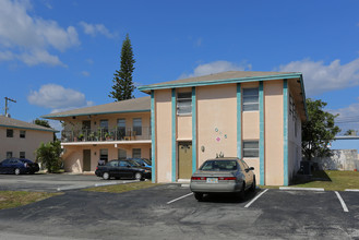 3085 NE 13th Ave in Fort Lauderdale, FL - Building Photo - Building Photo