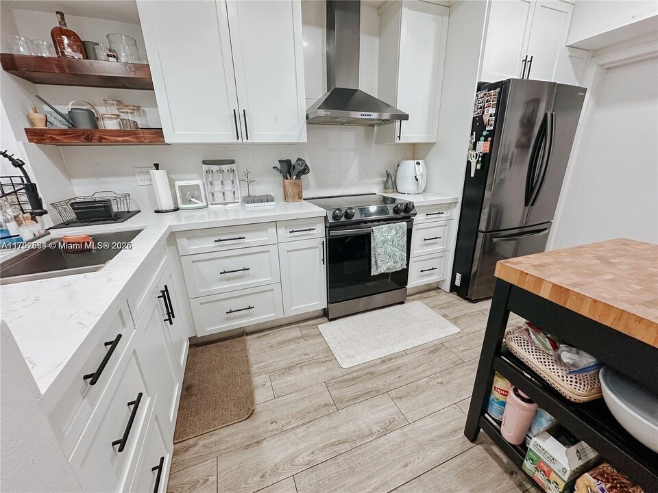 11807 SW 99th Ln in Miami, FL - Building Photo