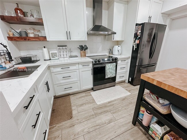 property at 11807 SW 99th Ln