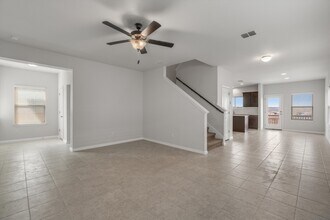 466 Spinnaker Loop in Kyle, TX - Building Photo - Building Photo