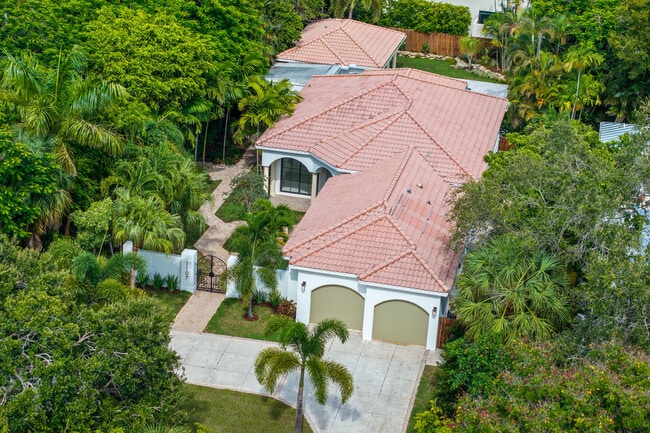 property at 1107 Periwinkle Ln