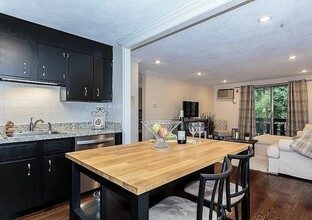 99 Pleasant St, Unit #1-3 in Watertown, MA - Building Photo - Building Photo