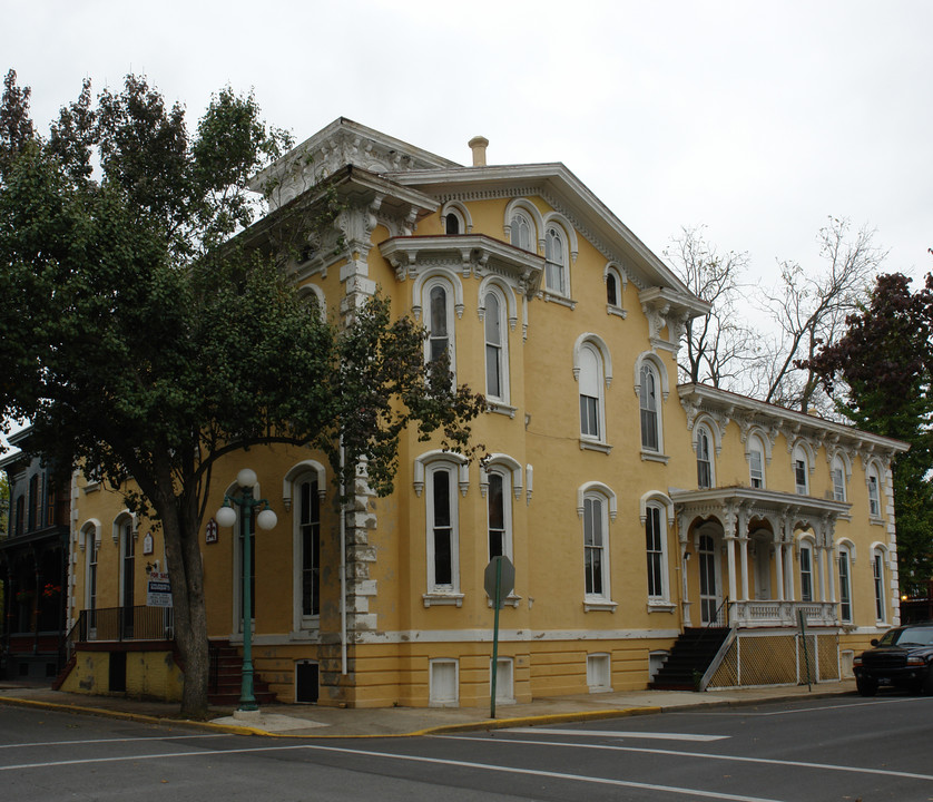 The Tuscan Villa in Lewisburg, PA - Building Photo