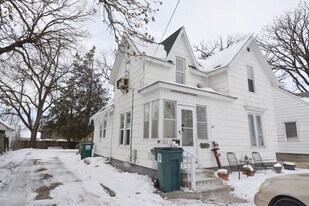 605 11th St NW in Austin, MN - Building Photo