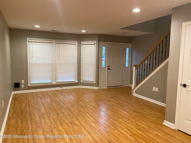 11 Duncan Way in Freehold, NJ - Building Photo - Building Photo