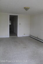 204-206 Jackson St in Olyphant, PA - Building Photo - Building Photo