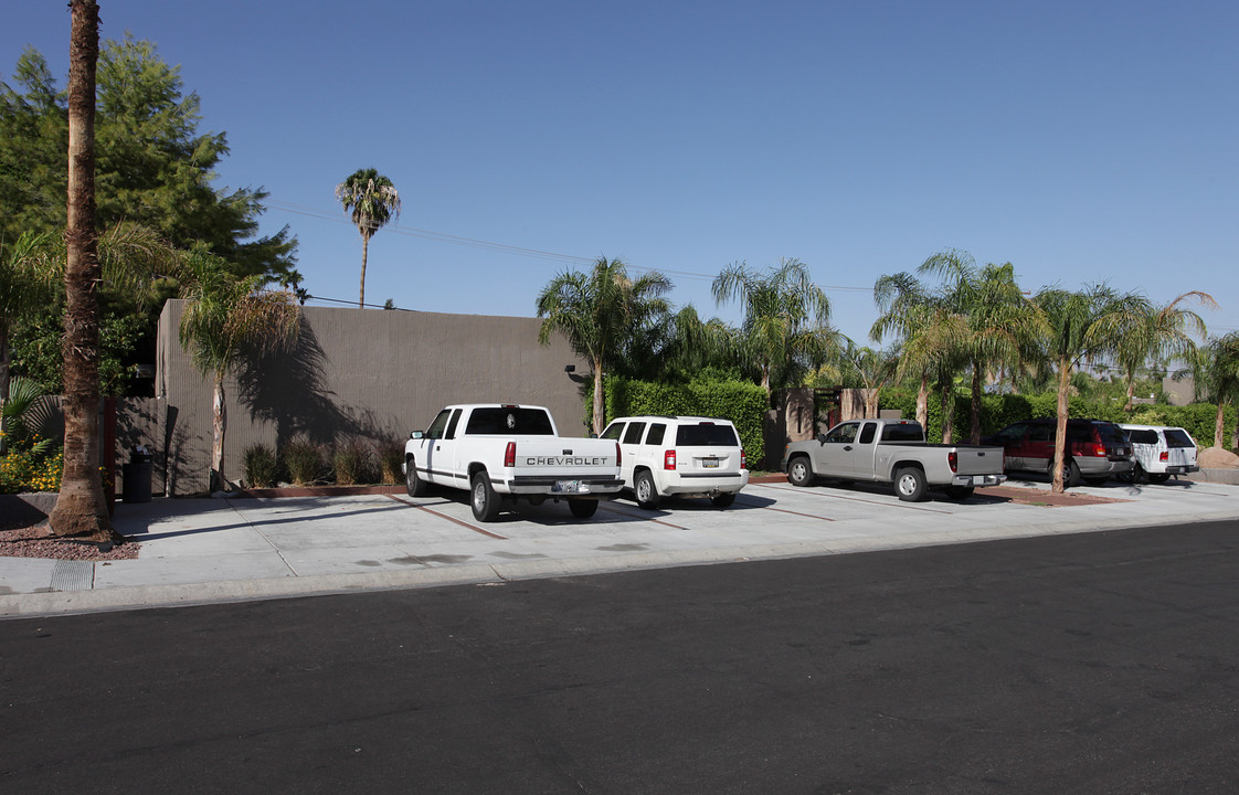 522 E Cottonwood Rd in Palm Springs, CA - Building Photo