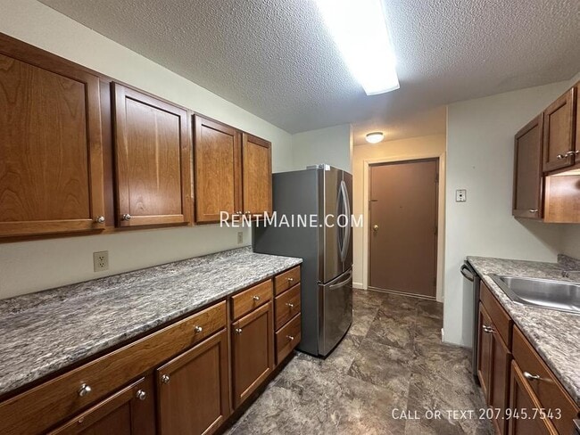 26 Longrale Park in Bangor, ME - Building Photo - Building Photo