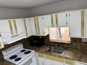 12035 NE 2nd Ave in North Miami, FL - Building Photo - Building Photo