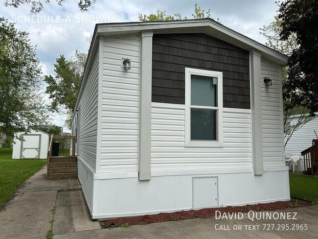 5818 Alta Vista Ct in Fort Wayne, IN - Building Photo - Building Photo