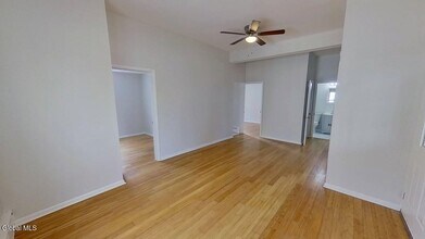 420 Delaware Ave in Albany, NY - Foto de edificio - Building Photo