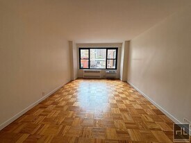 Fourth Avenue, Unit 4N in New York, NY - Building Photo