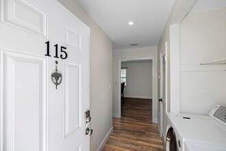 115 Country Club Dr in Niceville, FL - Building Photo - Building Photo