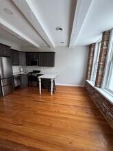 43 Market St, Unit 1 in Portsmouth, NH - Foto de edificio - Building Photo