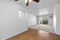 Green Oaks Apartments photo'