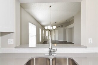 22649 St Thomas Cir in Lutz, FL - Building Photo - Building Photo