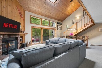 6 Ridge Rd in Lincoln, NH - Building Photo - Building Photo