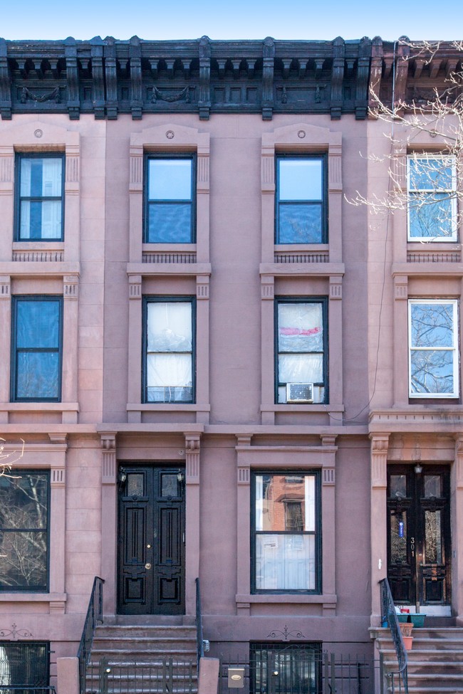 299 Vanderbilt Avenue in Brooklyn, NY - Foto de edificio - Building Photo