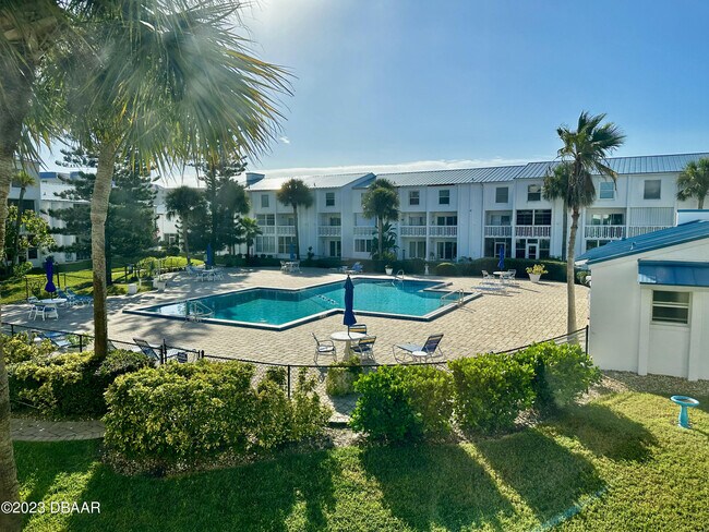 4590 S Atlantic Ave in Port Orange, FL - Building Photo - Building Photo