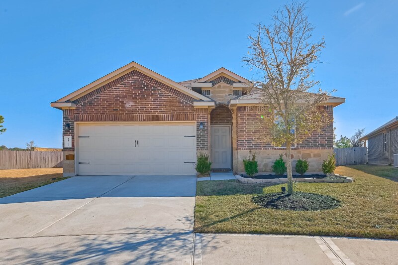 11303 Dawn Beach Ln in Conroe, TX - Building Photo