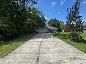 130 E Harwillu St in Starke, FL - Building Photo